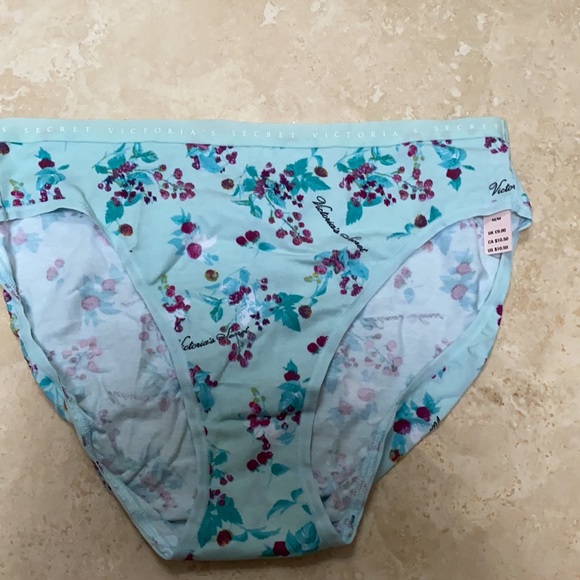 3 VS New Panty set. M - Picture 2 of 5